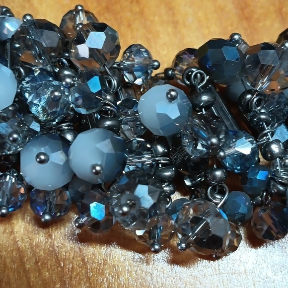 Eye candy Los Angeles acrylic and glass bead necklace - Picture 8 of 8